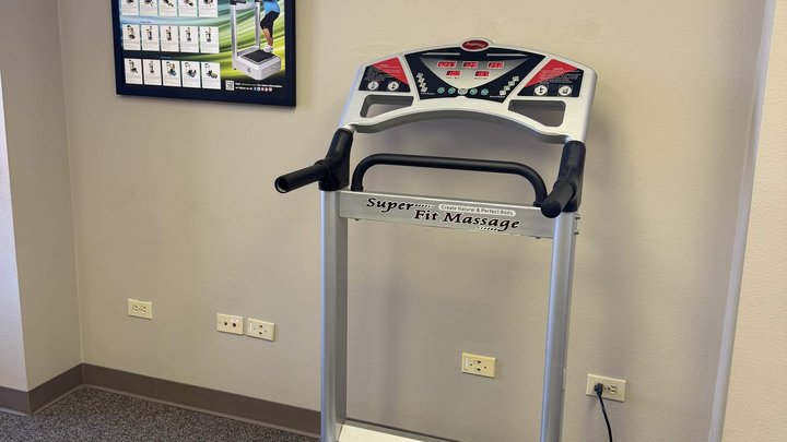 Whole body vibration therapy machine used for sports therapy at Back to Health Chiropractic